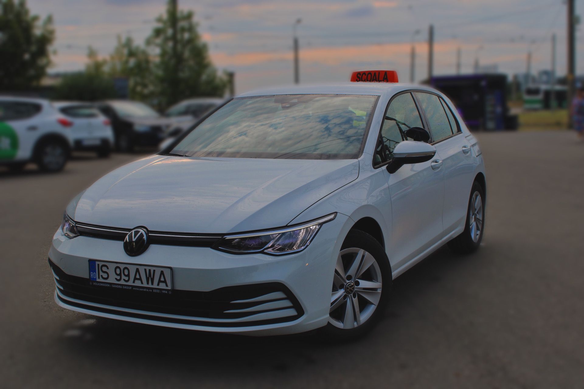 Volkswagen Golf 8 Auto Avantaj - mașina școală modernă pentru învățarea conducerii în Iași